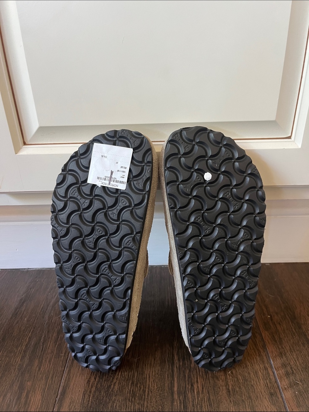 NWT BIRKENSTOCK RIVET CLOGS - Picture 8 of 8